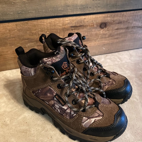 Next To New little boys Camo Boots size 1.5 - Picture 4 of 8